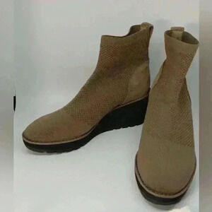 NWOT Anne Klein Boots Size 6